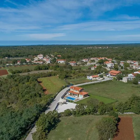 Matea Villa *